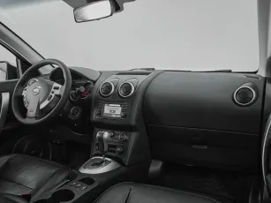 Nissan  9