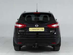 Nissan  5