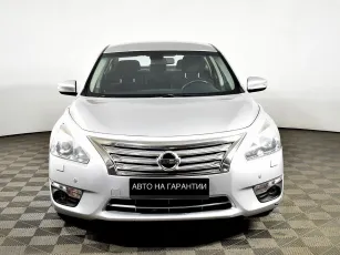 Nissan  2