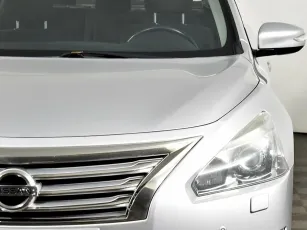 Nissan  5