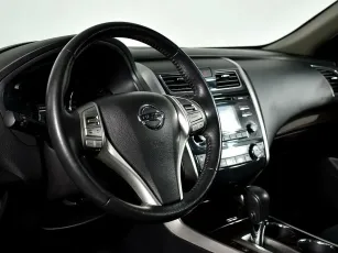 Nissan  9
