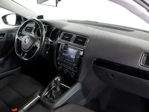 Volkswagen  8