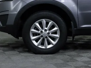 SsangYong  8
