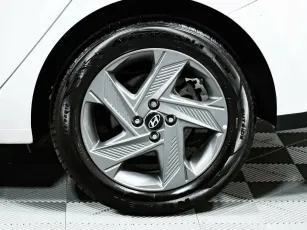 Hyundai  8