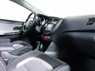 Kia  10