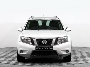 Nissan  2