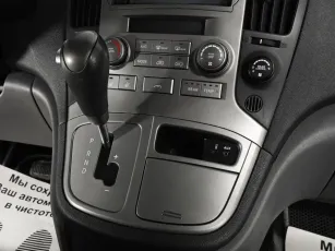 Hyundai  10