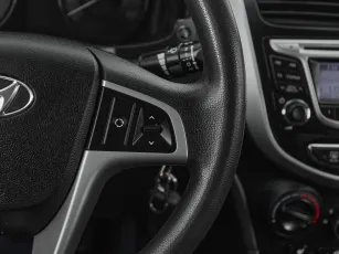 Hyundai  12