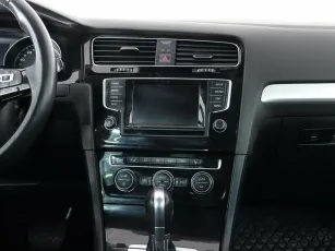 Volkswagen  8