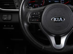 Kia  11