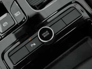 Kia  23