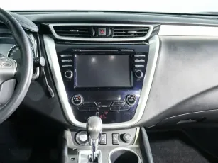 Nissan  10