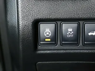 Nissan  15