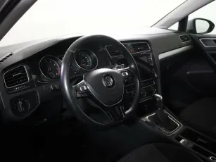Volkswagen  8