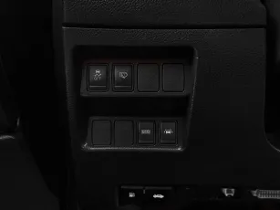 Nissan  16