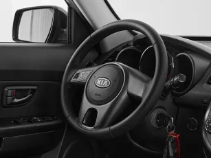 Kia  10