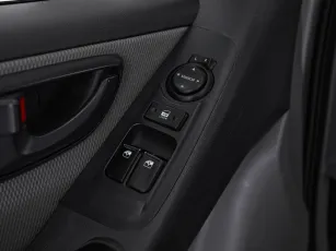 Hyundai  12