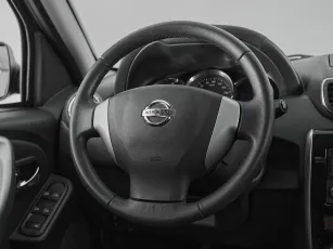Nissan  10