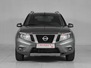 Nissan  2