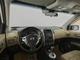 Nissan  8
