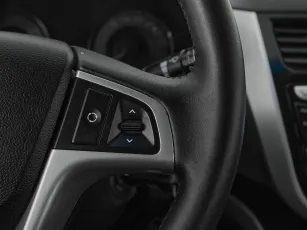 Hyundai  12