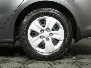 Kia  8