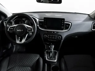 Kia  10