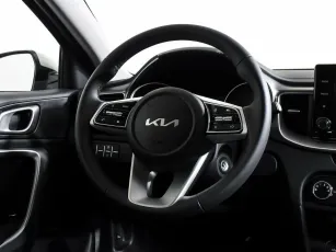 Kia  12