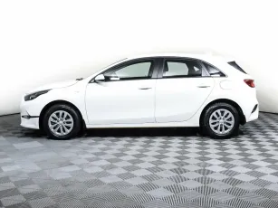 Kia  3