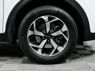 Kia  8