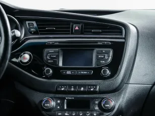 Kia  10