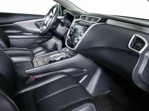 Nissan  10