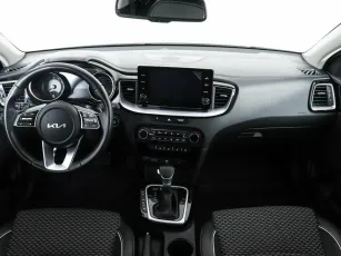 Kia  6