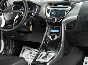 Hyundai  6