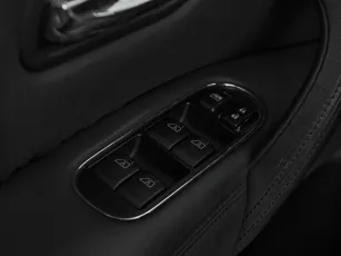 Infiniti  16