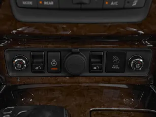 Infiniti  23