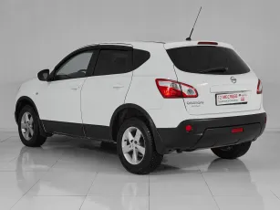 Nissan  4