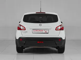 Nissan  5