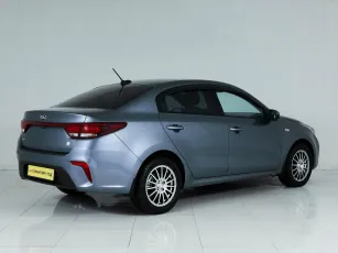 Kia  6