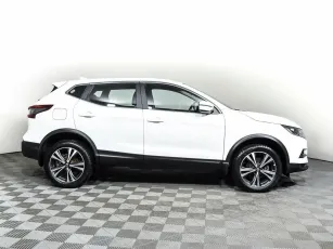 Nissan  4