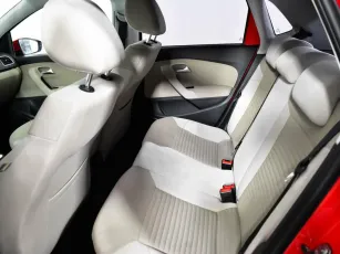 Volkswagen  8