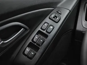 Hyundai  12