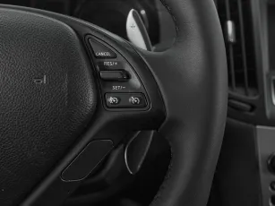 Infiniti  12