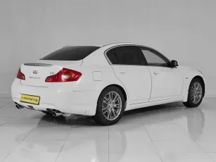 Infiniti  6