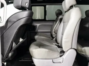 Hyundai  12