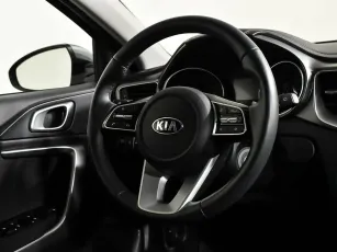Kia  11