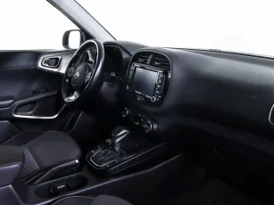 Kia  10
