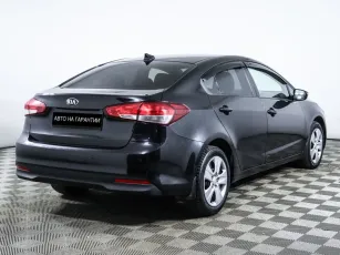 Kia  3