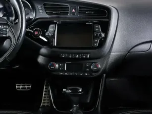 Kia  15