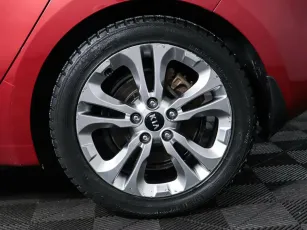 Kia  8